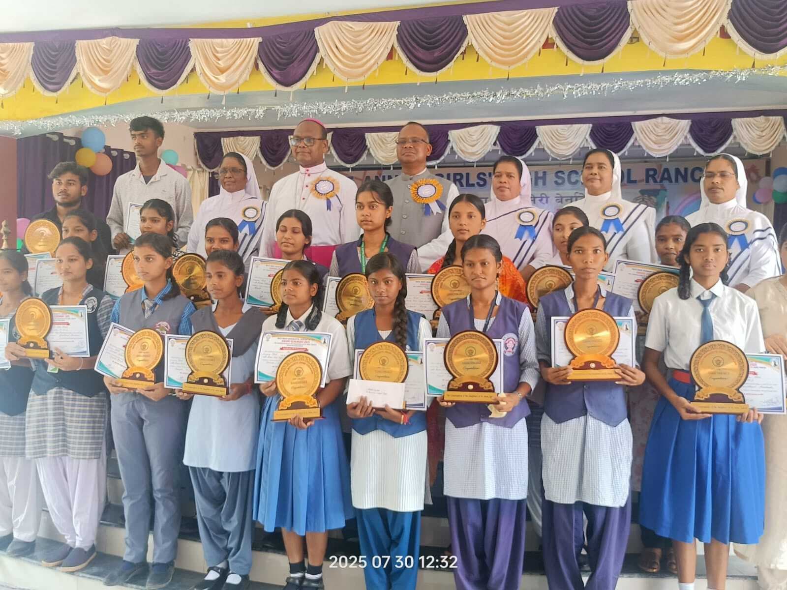 Ranchi News : माता बेर्नादेत्त किस्पोट्टा अवार्ड समारोह में छात्राएं सम्मानित