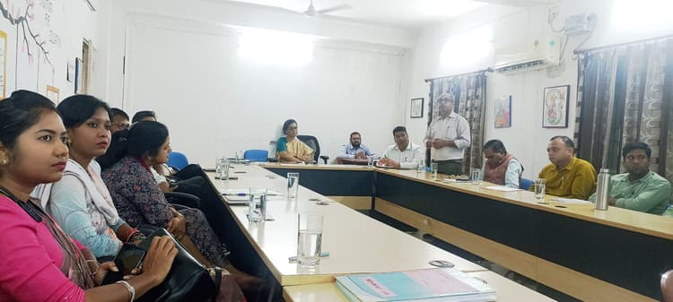 Chaibasa News : विश्वविद्यालय को बेहतर ग्रेड दिलाना हमारी प्राथमिकता : कुलपति