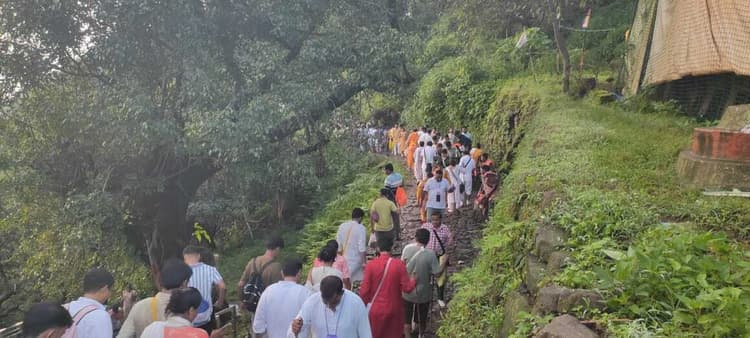 Giridih News :मोक्ष सप्तमी को लेकर मधुबन में उमड़ा आस्था का सैलाब
