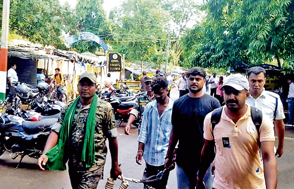 बैंक अधिकारी बन की साइबर ठगी, दुमका से दो अरेस्ट