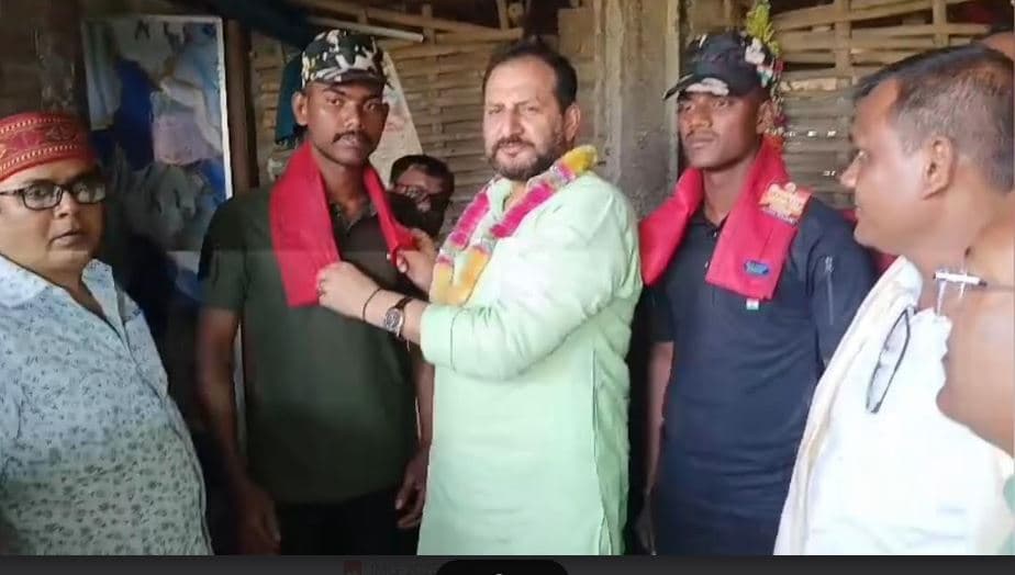 एसएसबी में चयनित युवाओं को मंत्री ने किया सम्मानित