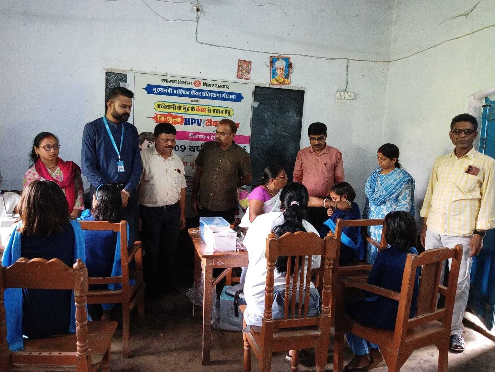 141 छात्राओं को लगा एचवीपी का टीका, सर्वाइकल कैंसर से बचाव के प्रति किया जागरूक