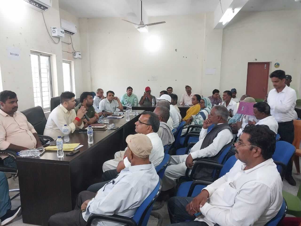 प्रखंड समिति की बैठक में विकास योजनाओं की समीक्षा, बाढ़ व मतदाता सूची पर हुई चर्चा