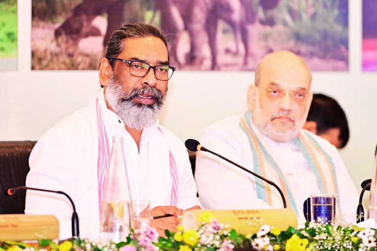 हेमंत सोरेन ने अमित शाह के सामने 1.36 लाख करोड़ के बकाया और सरना धर्म कोड समेत 31 मुद्दे उठाये