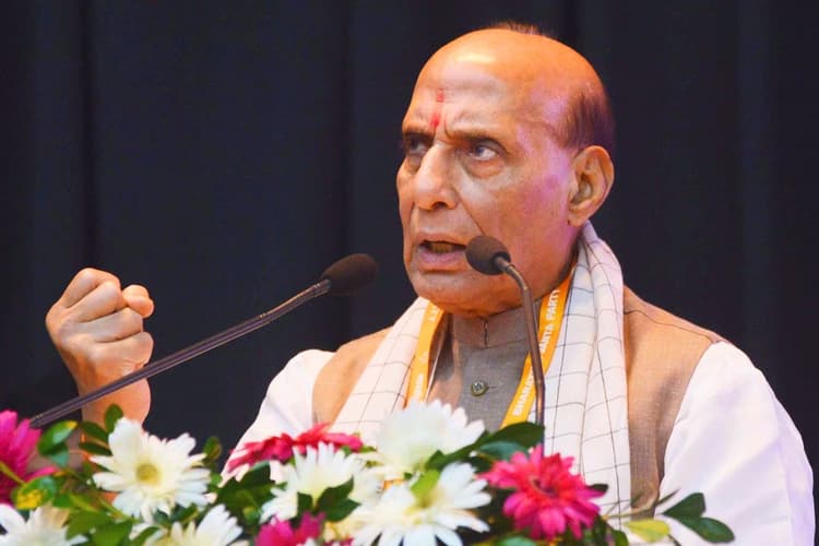 Defense: भावी चुनौतियों से निपटने के लिए सेना का तकनीकी तौर पर सशक्त होना जरूरी