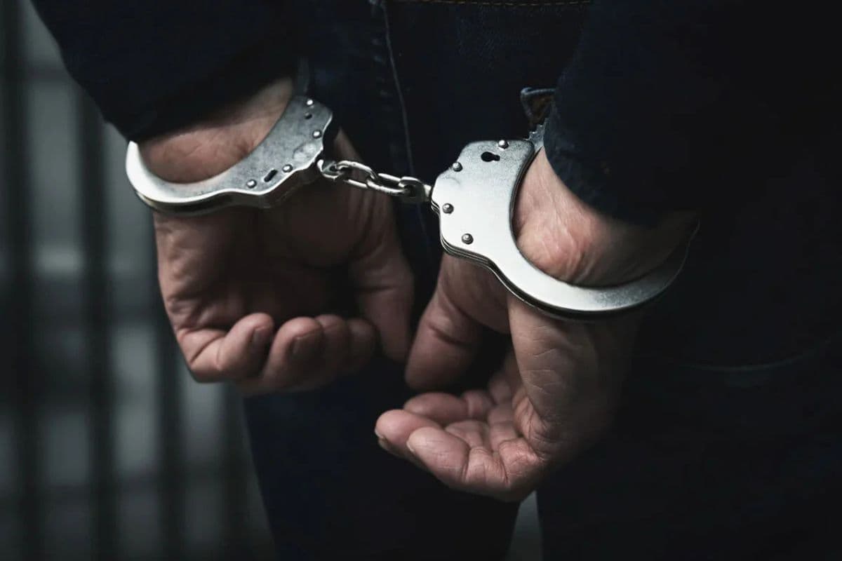 सिपाही भर्ती पेपर लीक: दो साल से फरार एक लाख का इनामी गिरफ्तार, बैंक खाते में मिले…