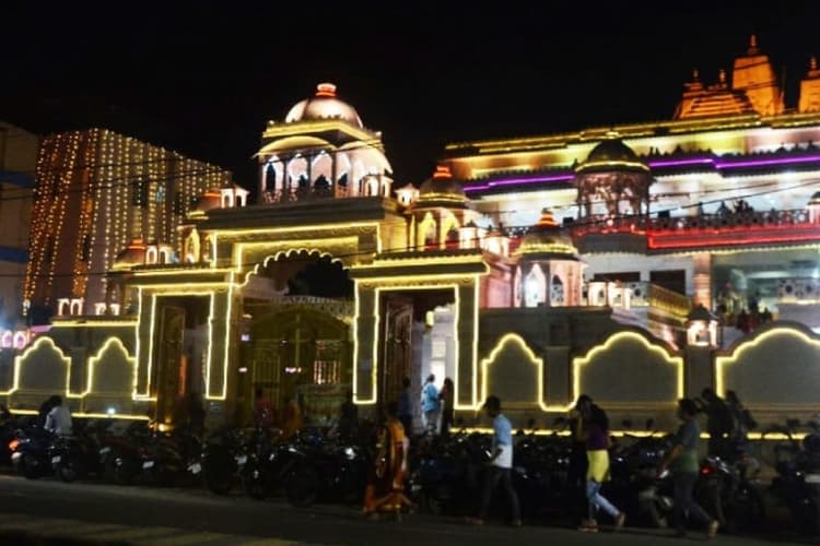 जन्माष्टमी पर पटना के इन 5 प्रमुख मंदिरों का जरूर करें दर्शन, यहां दिखेगा भक्ति और उत्सव का अनोखा संगम