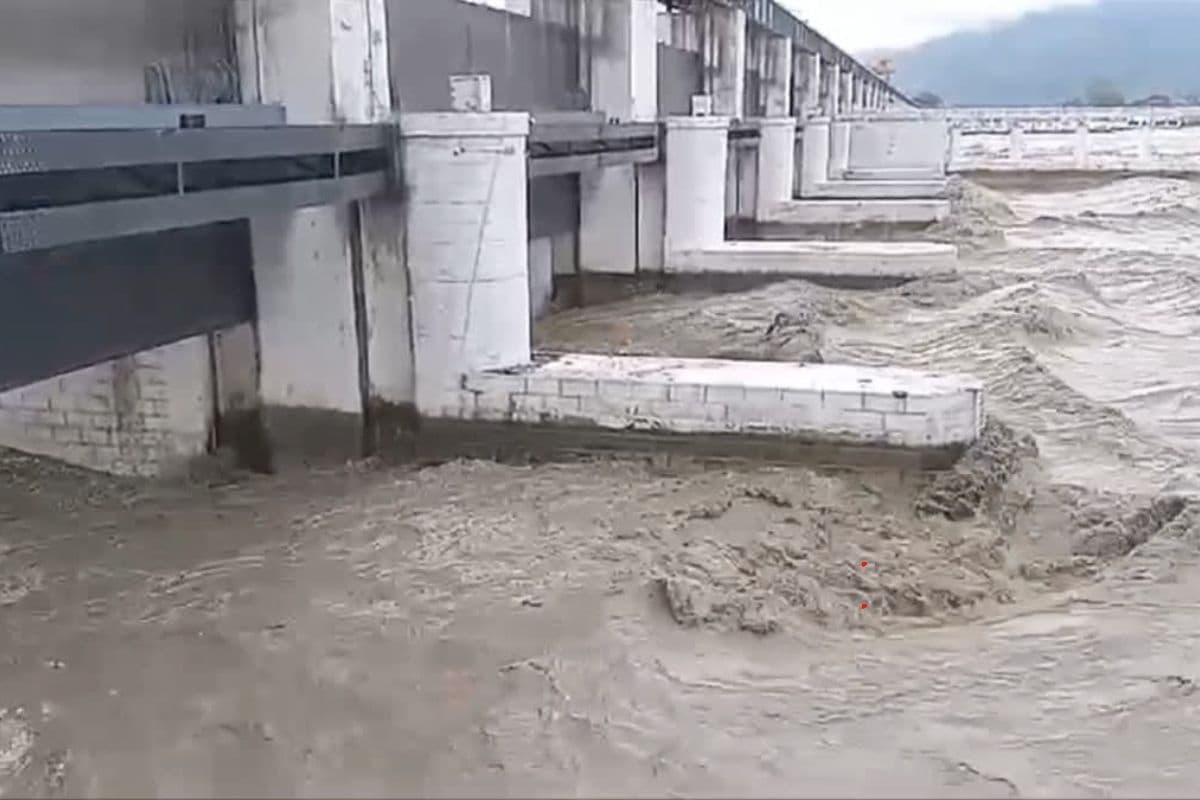 Bihar Flood Update: बिहार में बाढ़ का नया खतरा! गंडक बैराज से छोड़ा गया 1.09 लाख क्यूसेक पानी, कई ज़िलों में अलर्ट