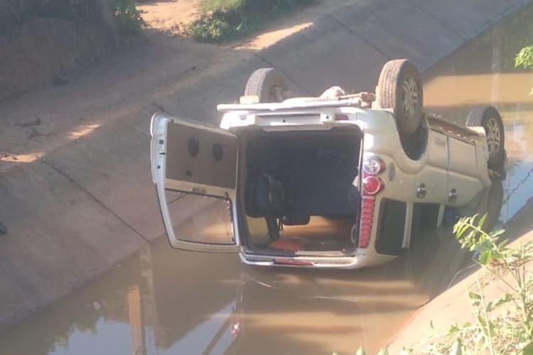 Bihar News: नहर में स्कॉर्पियो पलटने से मां-बेटी की मौत, घायल पिता का इलाज जारी