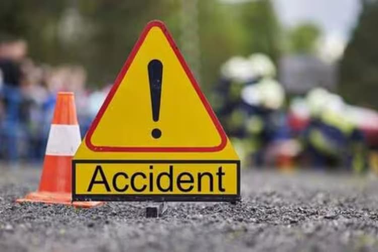 Bihar News: जोरदार टक्कर में हवा में उछले दो वाहन, डिवाइडर फांदकर बेकाबू स्कॉर्पियो ने...