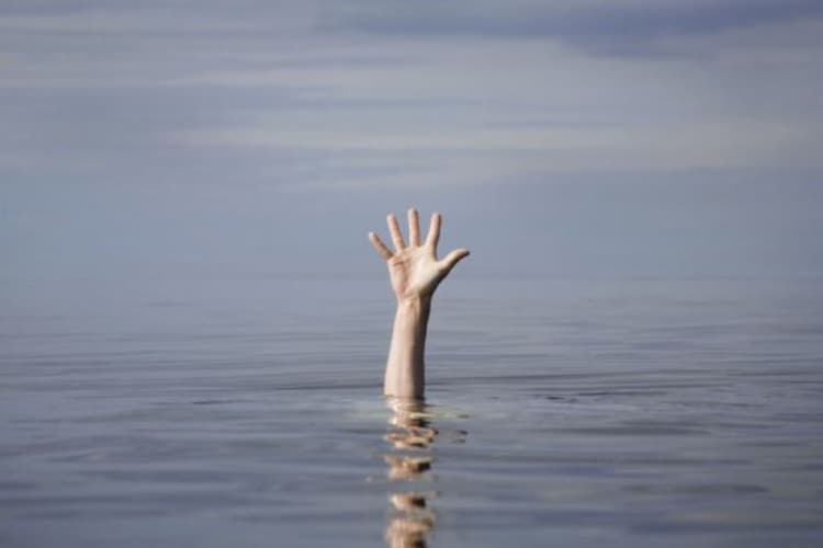 Bihar News: पटना में खेलते-खेलते गई बच्चे की जान, पैर फिसलने से पोखर में डूबा