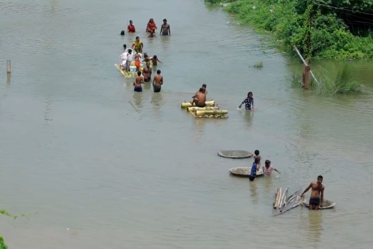 Bihar Flood Alert: हाजीपुर में दिखा गंगा का रौद्र रूप, इन इलाकों में घुसा बाढ़ का पानी