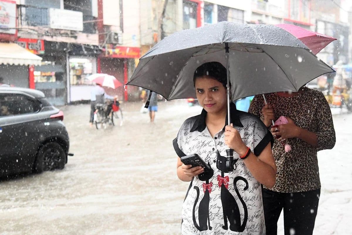 Bihar Weather Today:भागलपुर में NH-80 पर बाढ़ का पानी, बक्सर में गंगा का जलस्तर घटा