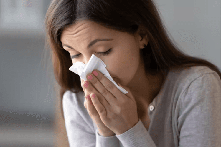 Cold and Cough Remedies: सर्दी-खांसी बार-बार हो रही है? ये 7 असरदार और आसान उपाय अपनाएं और रहें बीमारियों से दूर