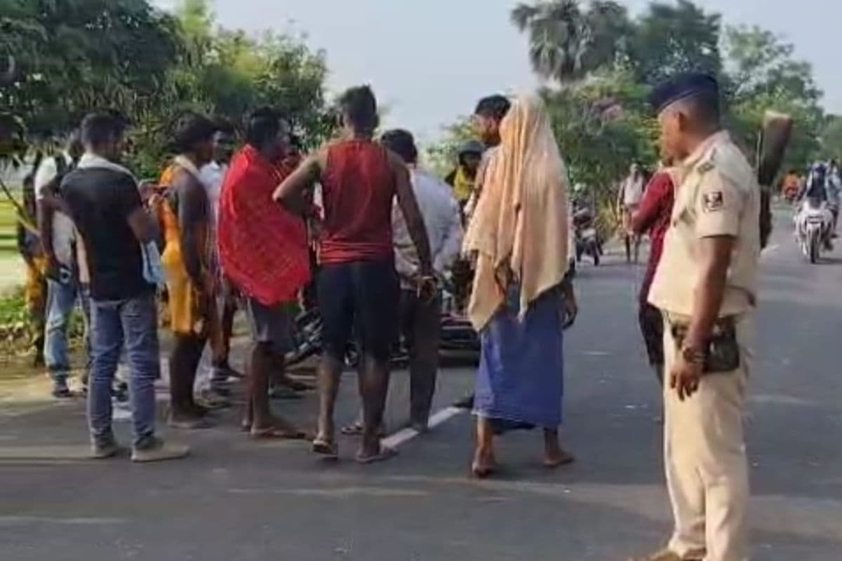 Bihar News: लखीसराय में सड़क हादसे में युवक की मौत, गुस्साए लोगों ने विधायक की गाड़ी का शीशा फोड़ा