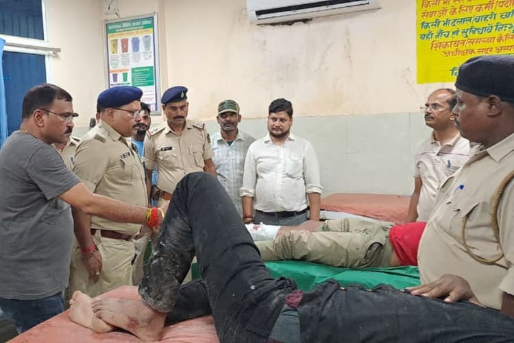 Bihar News: अररिया में ट्रैक्टर ड्राइवर का पीछा करके लूटा, गोली मारकर भाग रहे बदमाशों को कार ने रौंदा