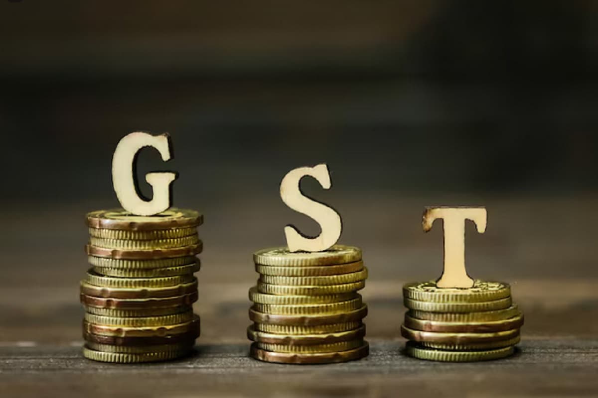 जीएसटी अधिकारियों ने 104 की टैक्स चोरी का किया बड़ा खुलासा, 3.93 करोड़ की सिगरेट जब्त
