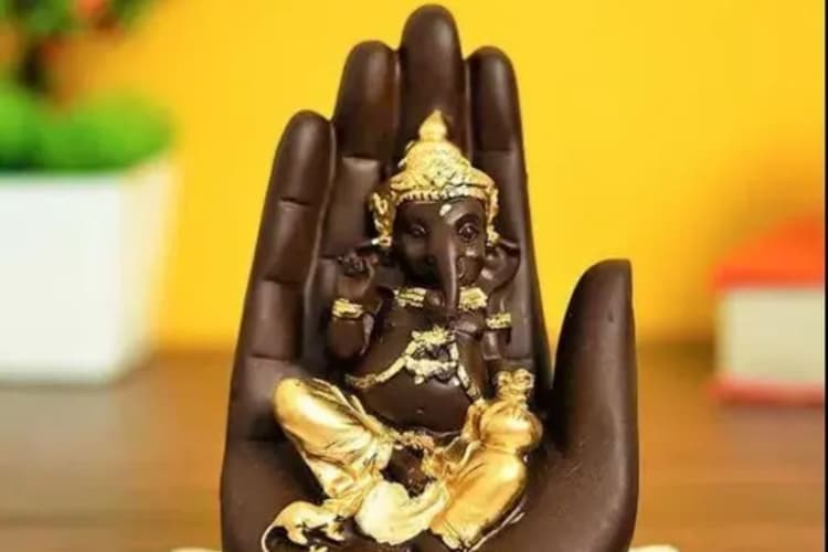 Office Ganpati Puja Guide: ऑफिस में कैसे करें गणपति स्थापना? जानें शुभ मुहूर्त और पूजन विधि