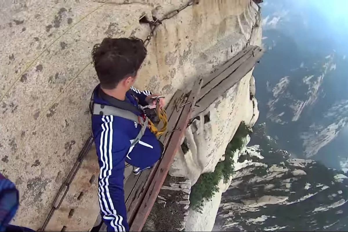 Hua Shan plank walk Hua Shan plank walk