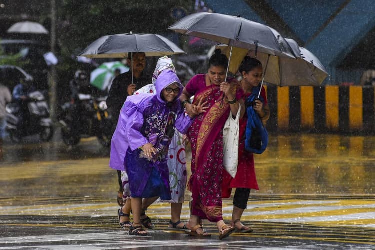 Aaj Ka Mausam : 22 अगस्त को भारी बारिश का अलर्ट, लो प्रेशर की वजह से अगले 7 दिन जमकर बरसेंगे बादल