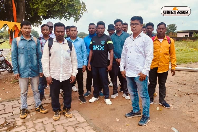 कैमरून में फंसे झारखंड के 17 मजदूरों की हुई वतन वापसी, चेहरे पर लौटी मुस्कान