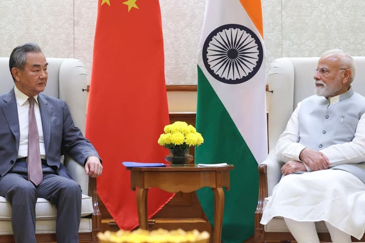 PM Modi Meets Wang Yi: पीएम मोदी से मिले चीनी विदेश मंत्री वांग यी, SCO शिखर के लिए शी जिनपिंग का जताया आभार