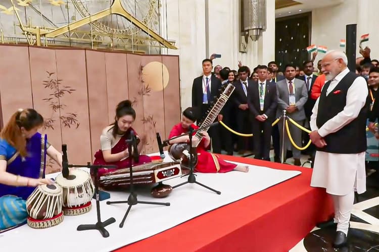 PM Modi China Visit Video: चीन में PM मोदी का ग्रैंड वेलकम, गूंजे 'भारत माता की जय' और 'वंदे मातरम' के नारे