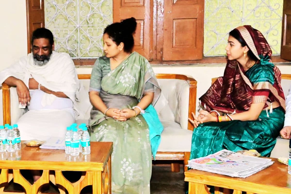 Raghubar Das Daughter in Law Purnima Sahu in Nemra Village of Shibu Soren