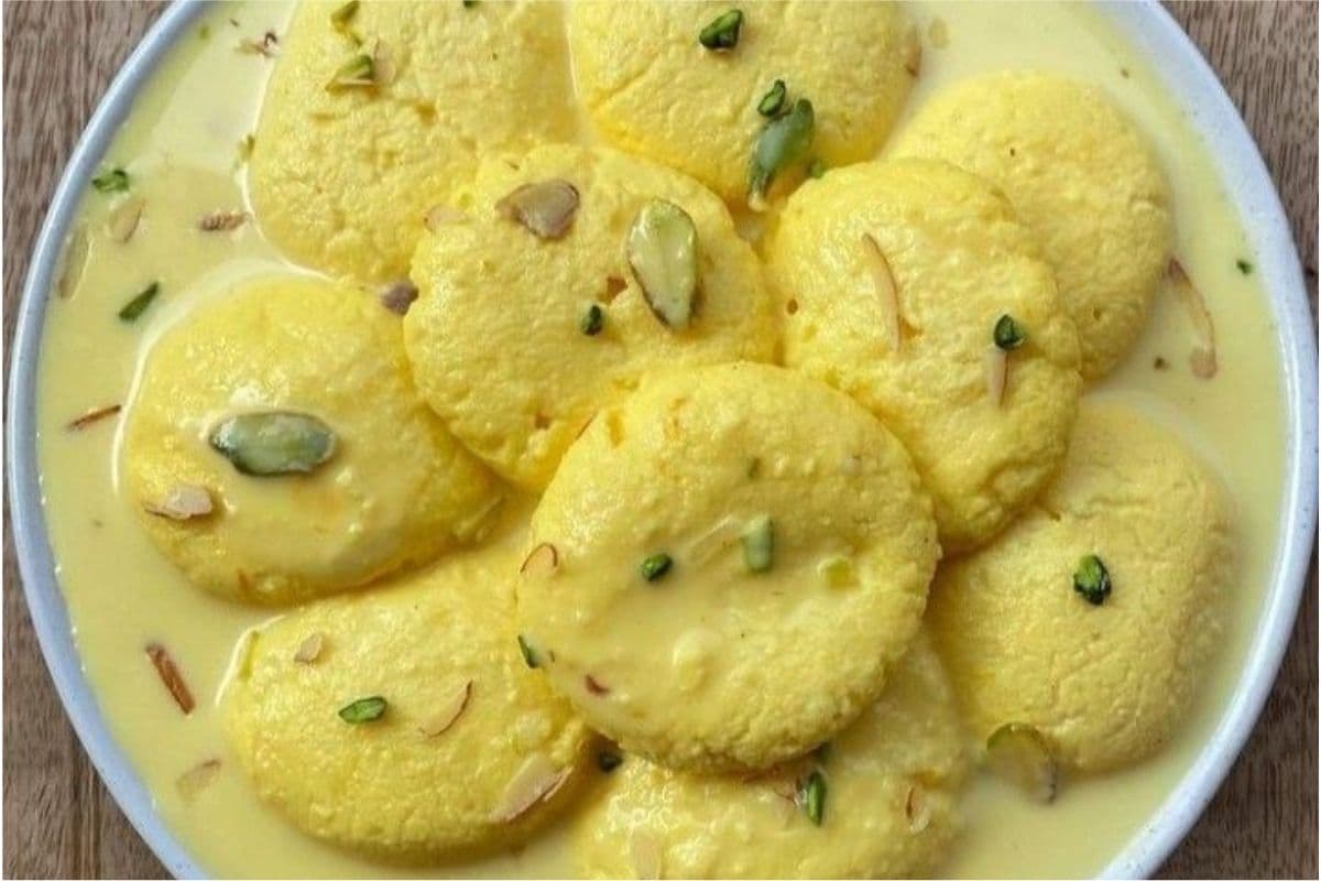 Rasmalai Mousse Recipe: बस कुछ मिनटों में तैयार करें ये कमाल का रस मलाई मूस
