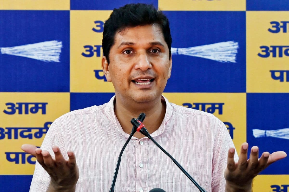 AAP नेता सौरभ भारद्वाज के ठिकानों पर छापेमारी, अस्पताल निर्माण में घोटाले का आरोप