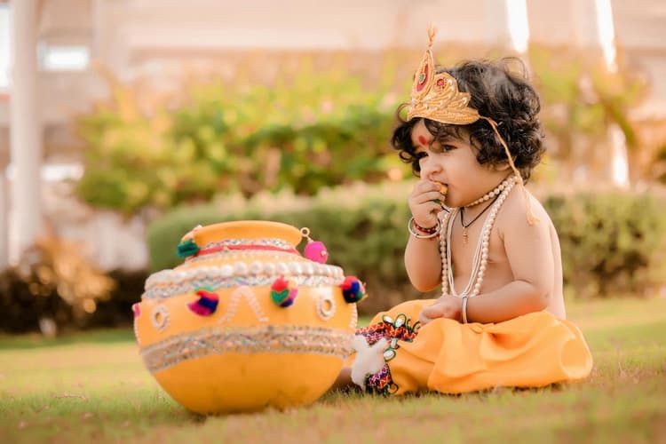 Speech on Janmashtami in Hindi 2025: कृष्ण जन्माष्टमी का भाषण कैसे शुरू करें? ऐसे करें तैयारी और पाएं ताली!