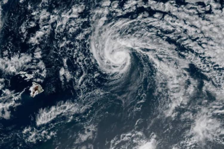 Storm Alert : तूफान ‘हेनरीएट’ मचाएगा तांडव? जानें क्या जानकारी आई सामने