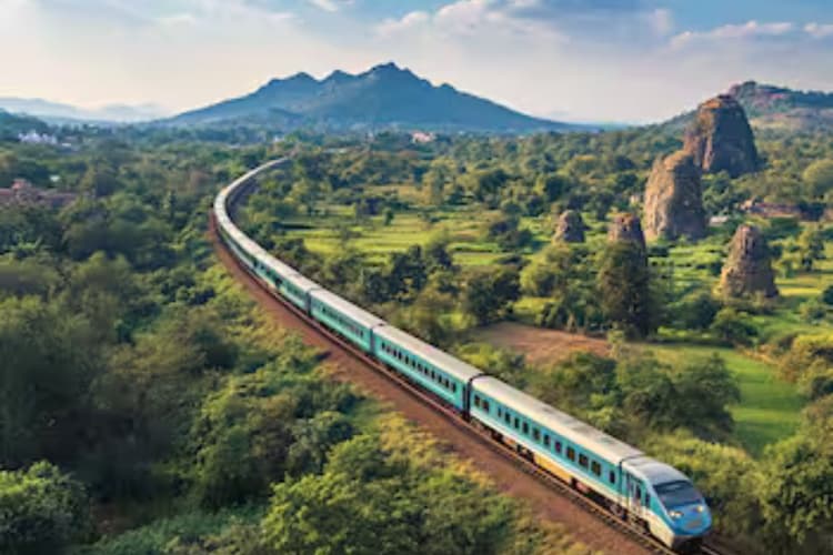 अब बिहार से दिल्ली का सफर होगा आसान, इस स्टेशन पर भी रुकेगी स्वतंत्रता सेनानी सुपरफास्ट एक्सप्रेस