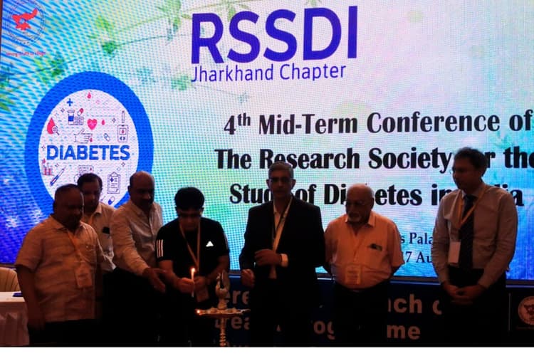 मधुमेह के इलाज पर देश भर के डॉक्टरों ने किया मंथन, अगला सम्मेलन देवघर में