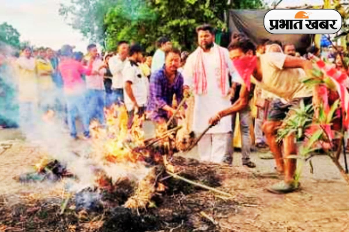 Tribals Protest at Kanke Sarna Ring Road Chowk