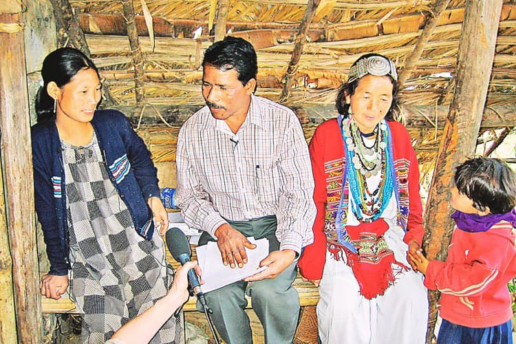 World Tribal Day 2025: जनजातीय भाषाओं का डिजिटल डॉक्यूमेंटेशन कर रहे डॉ गणेश मुर्मू