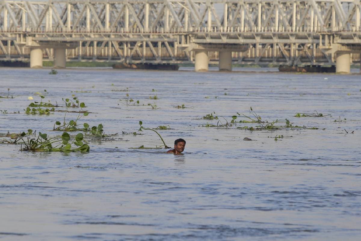 Delhi Flood : दिल्ली में आएगी बाढ़? यमुना ने बढ़ा दी टेंशन, डर के साए में लोग
