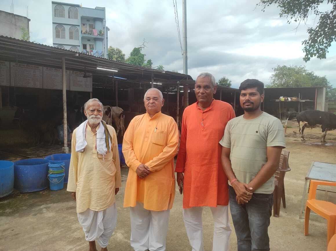 गौ-सेवा प्रमुख ने किया श्रीकृष्ण गौशाला का निरीक्षण