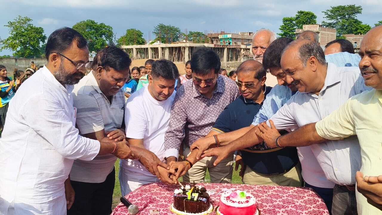 धूमधाम से मना यूथ क्लब खगड़िया का 17वां स्थापना दिवस