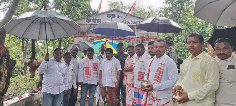 Giridih News :मरांग बुरु पारसनाथ आदिवासियों की धरोहर :फागू बेसरा