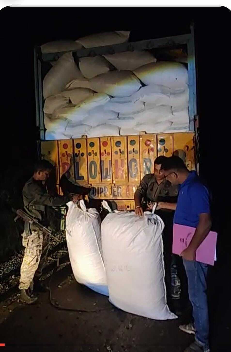 39 बोरा डोडा लदा ट्रक धराया