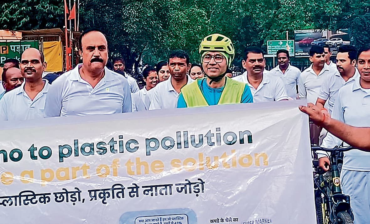 Chaibasa News : स्वच्छता सबकी जिम्मेदारी, मिलकर करें बदलाव : डीआरएम