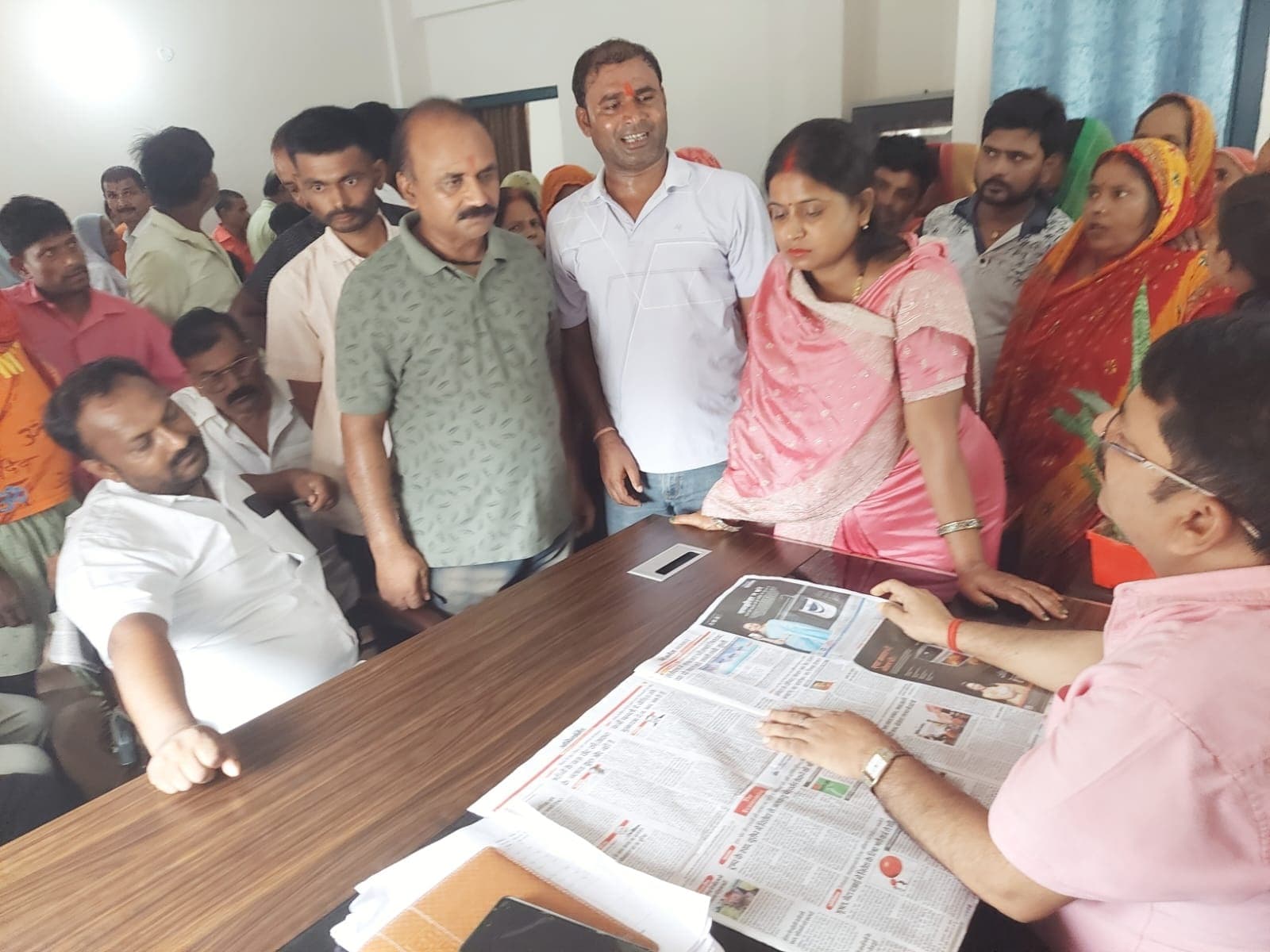 Sitamarhi : पेयजल आपूर्ति में हो रही परेशानी को लेकर जताया आक्रोश