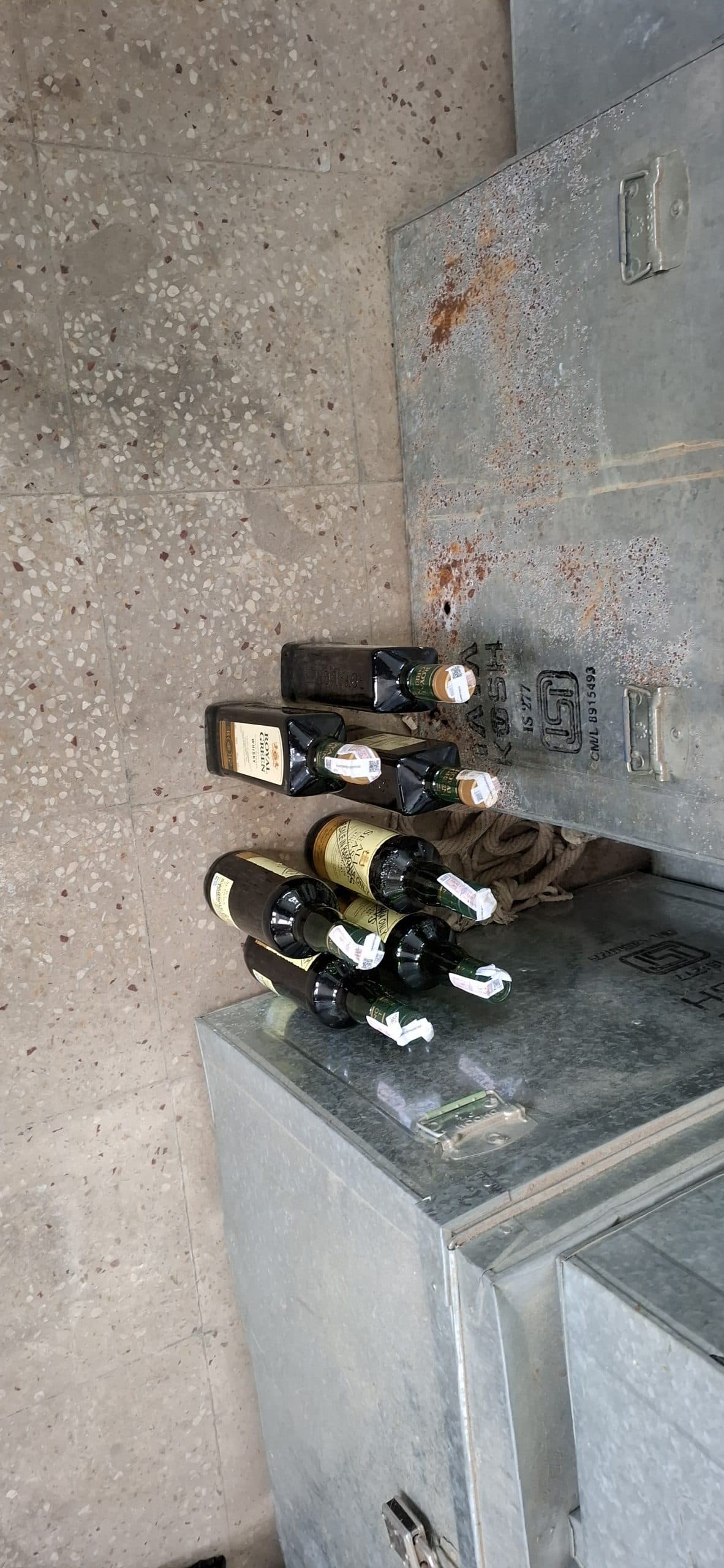 सात बोतल अंग्रेजी शराब बरामद, तस्कर गिरफ्तार