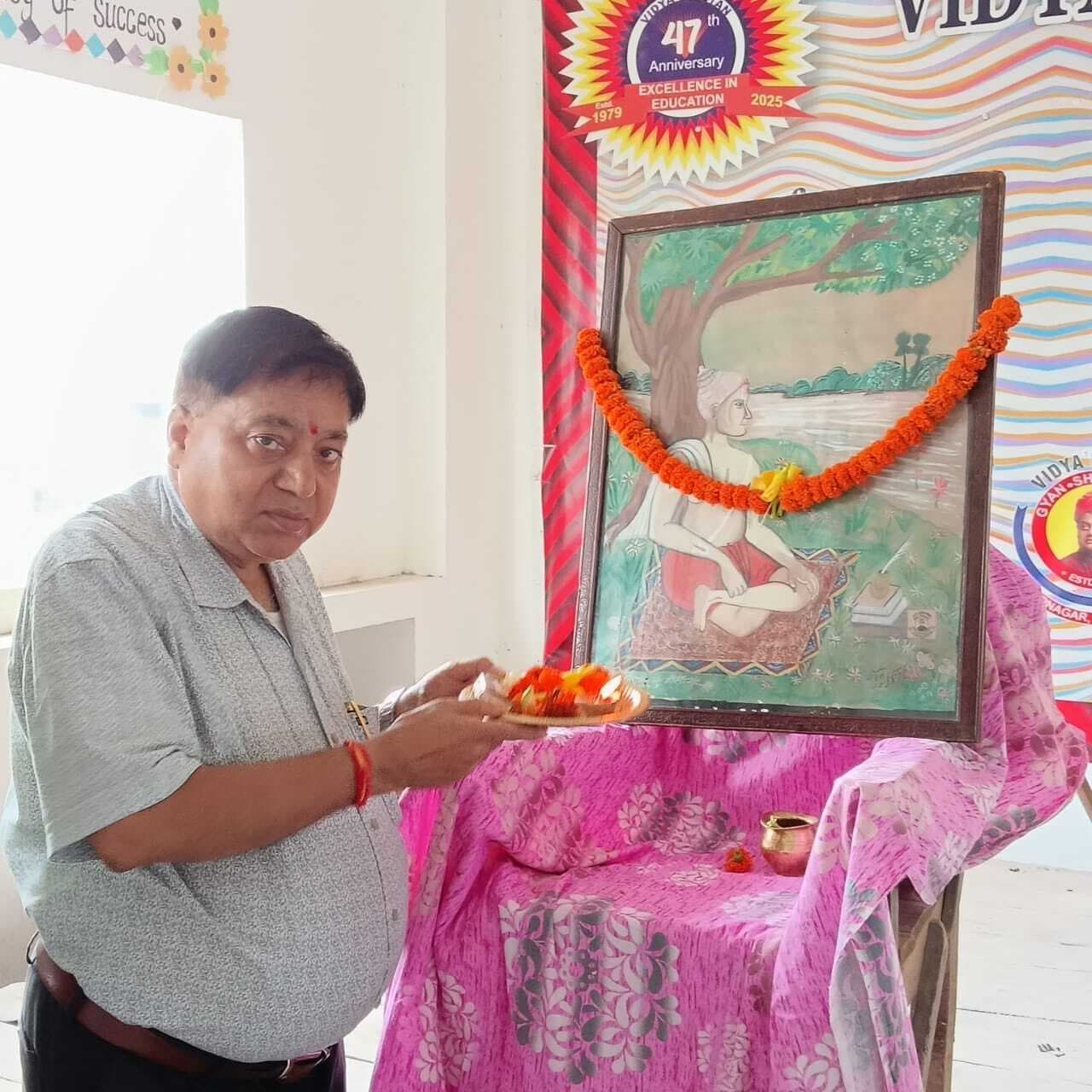 गोस्वामी तुलसीदास से मिलती है जीवन की सच्चाई और सार्थकता की प्रेरणा