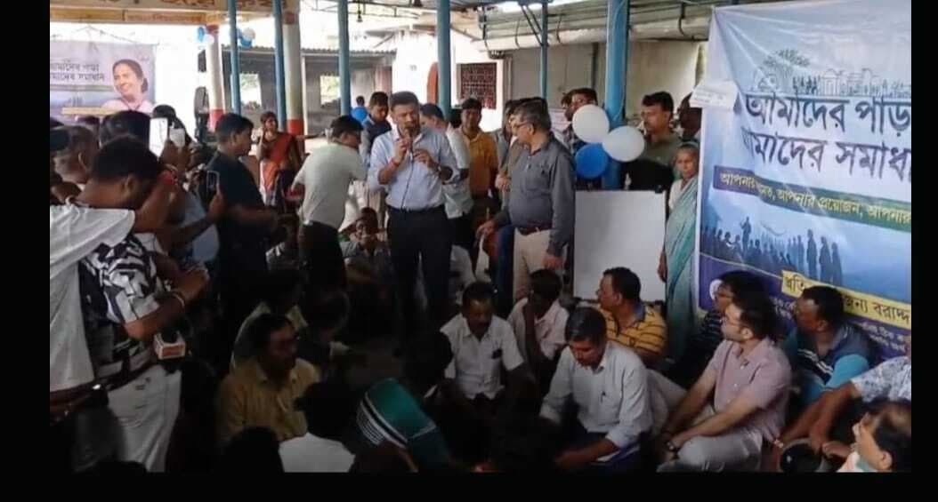 समस्याओं के समाधान के लिए बाराबनी में लगा शिविर