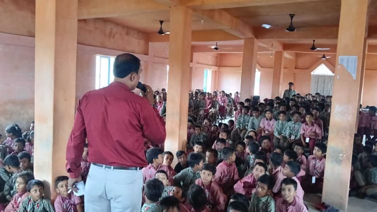 Madhubani News : प्रोग्रेसिव पब्लिक स्कूल में सड़क दुर्घटना व वज्रपात विषय पर कार्यशाला आयोजित