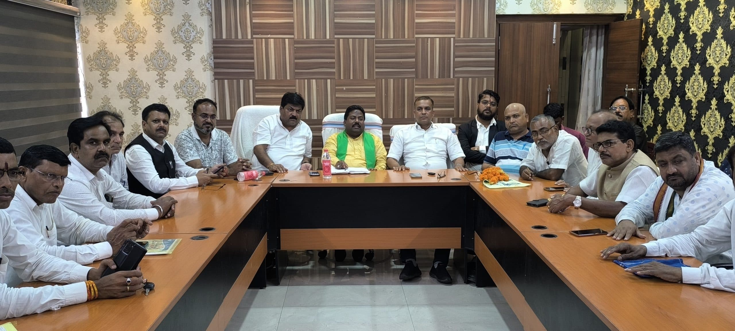 Giridih News :कांग्रेस की बैठक में पंचायत कमेटी के गठन पर चर्चा