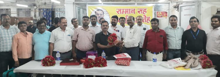 Bokaro News : प्रधान डाकघर सेक्टर-02 के नये डाकपाल ने दिया योगदान