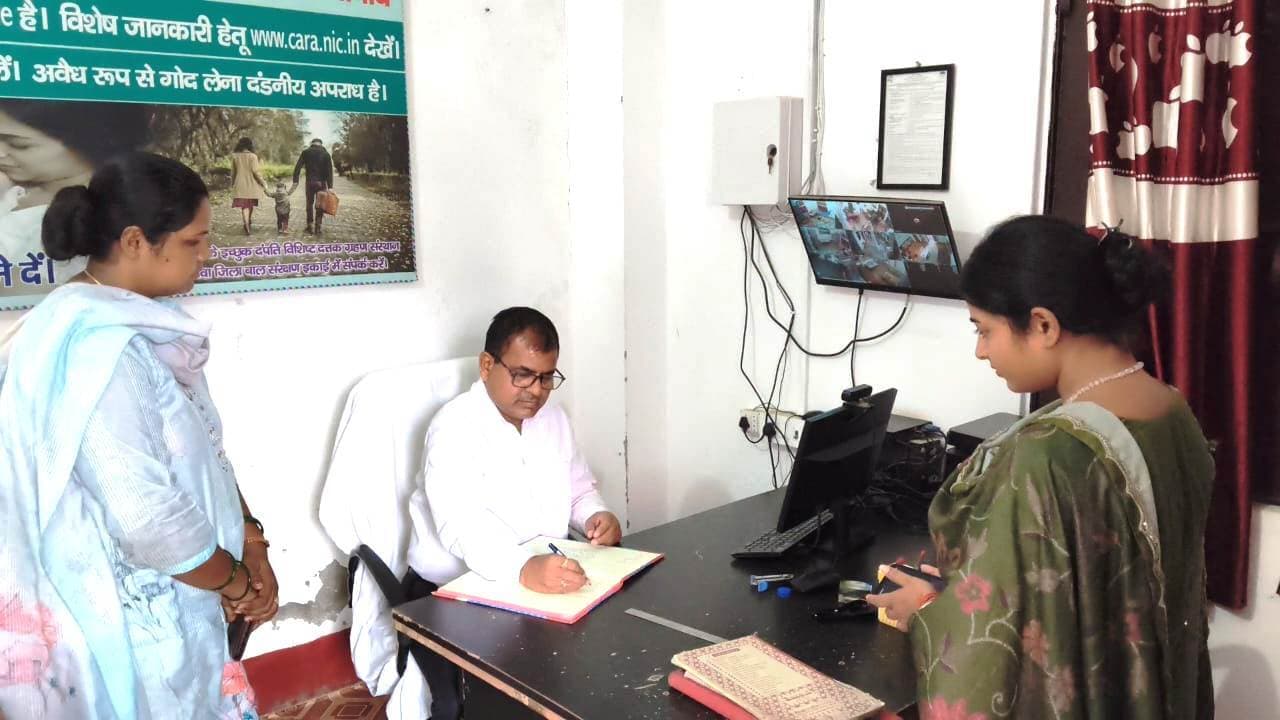 सहानुभूतिपूर्ण व सकारात्मक होना चाहिए कर्मियों का व्यवहार : डीएम